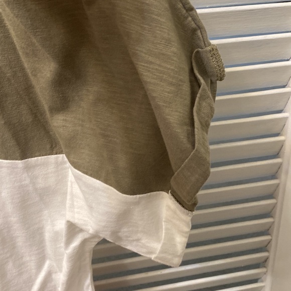 Cuffed short sleeve colorblock tee - Picture 2 of 3